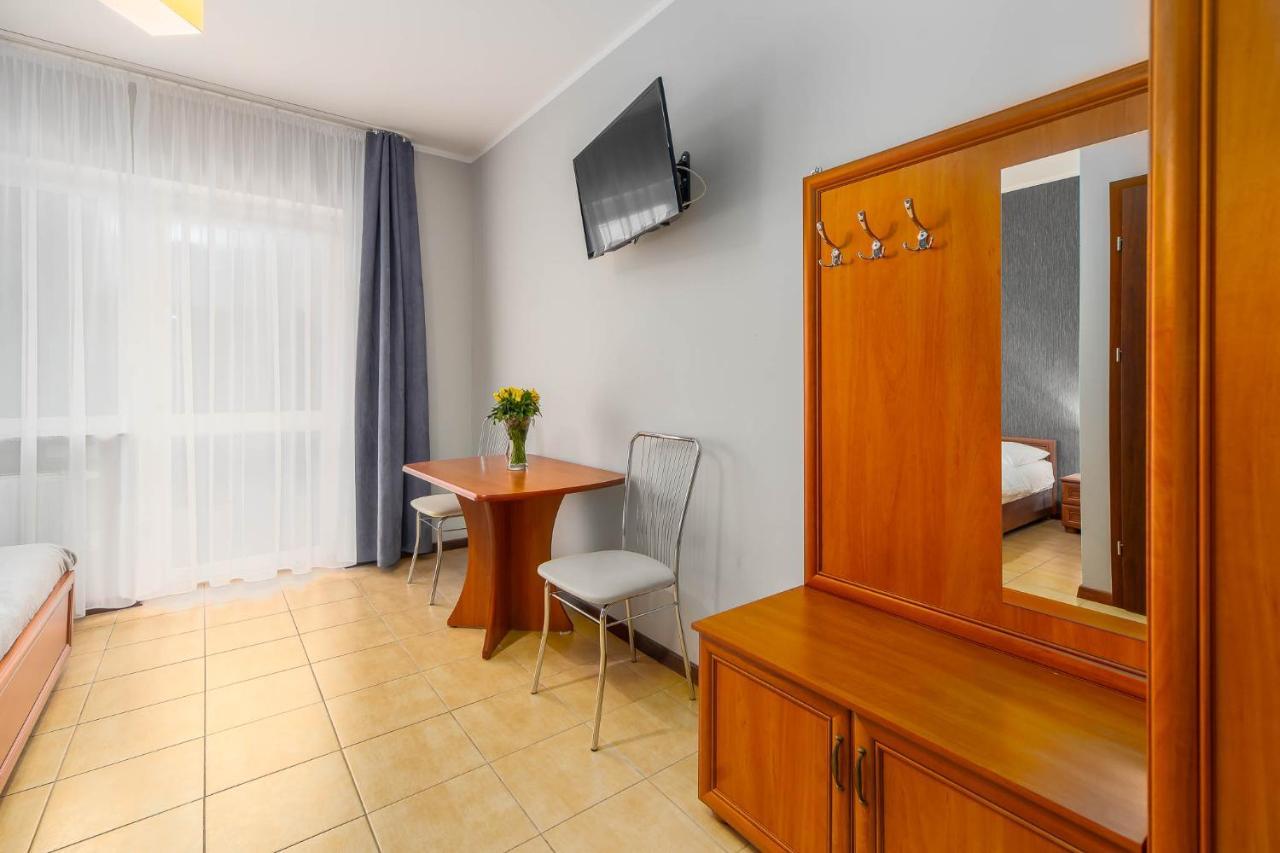 Awenturyn - Pokoje Apartamenty Noclegi Grzybowo Grzybowo  Extérieur photo